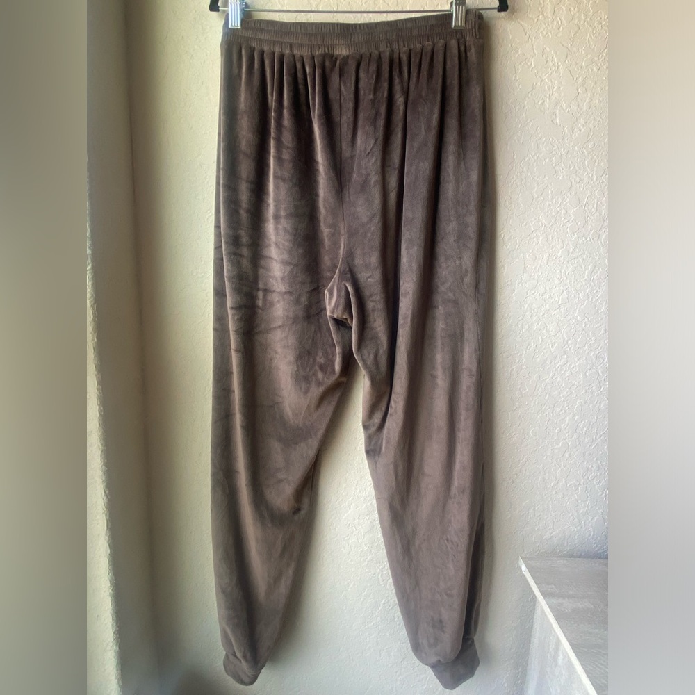 SKIMS Velour Joggers Pants ~ Size Medium - Picture 9 of 9